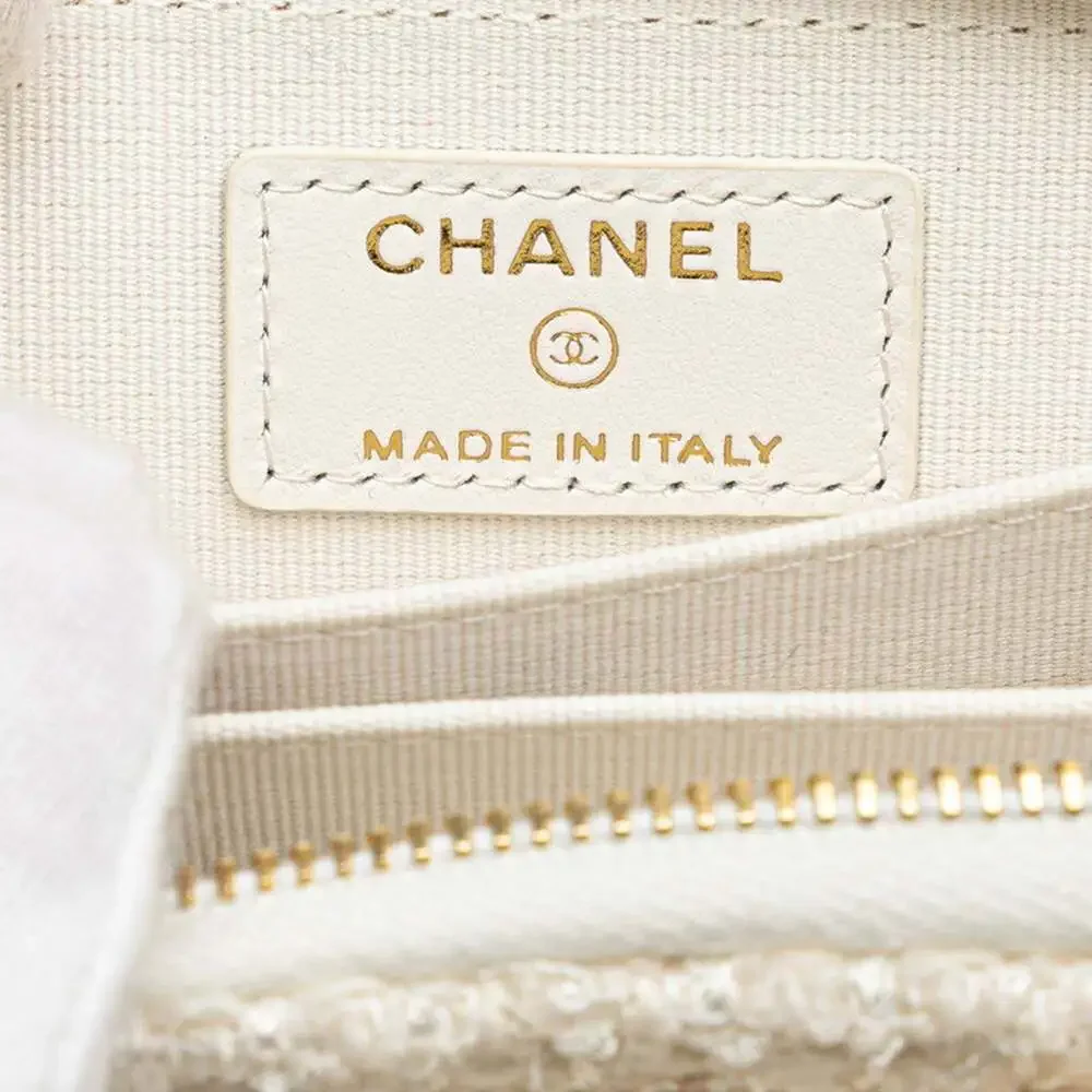 CHANEL Authentic White Leather Logo Wallet